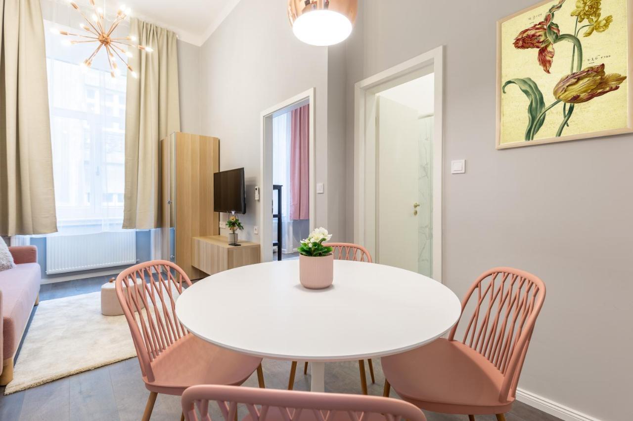 W33 - Prime Location - Comfortable Quality Apartments By Bqa 부다페스트 외부 사진